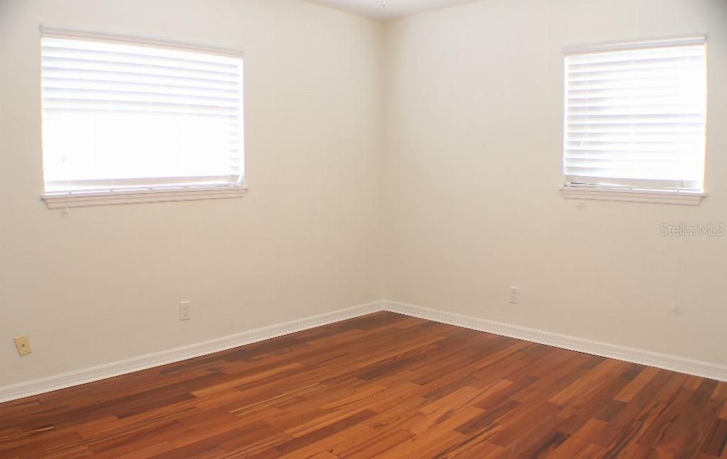 En Venta: $459,000 (4 camas, 2 baños, 1599 Pies cuadrados)