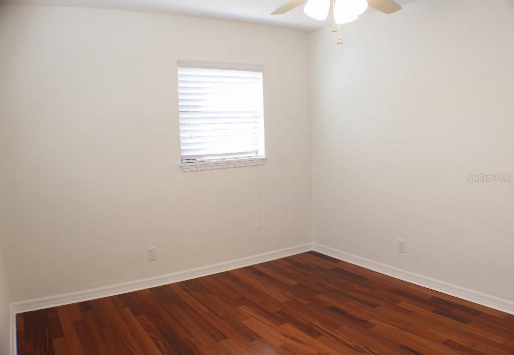 En Venta: $459,000 (4 camas, 2 baños, 1599 Pies cuadrados)