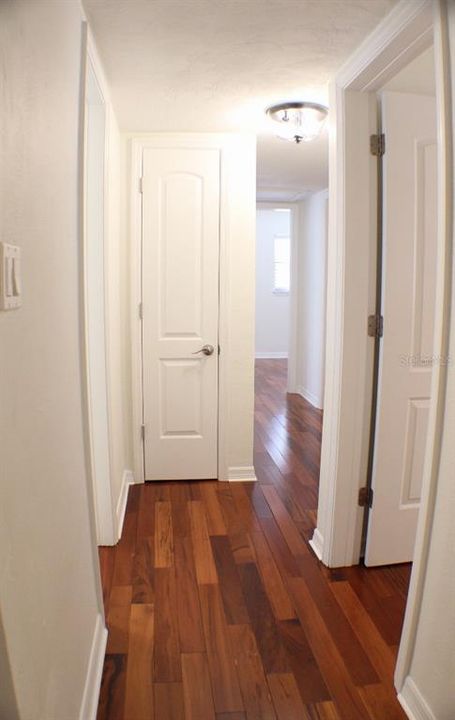 En Venta: $459,000 (4 camas, 2 baños, 1599 Pies cuadrados)