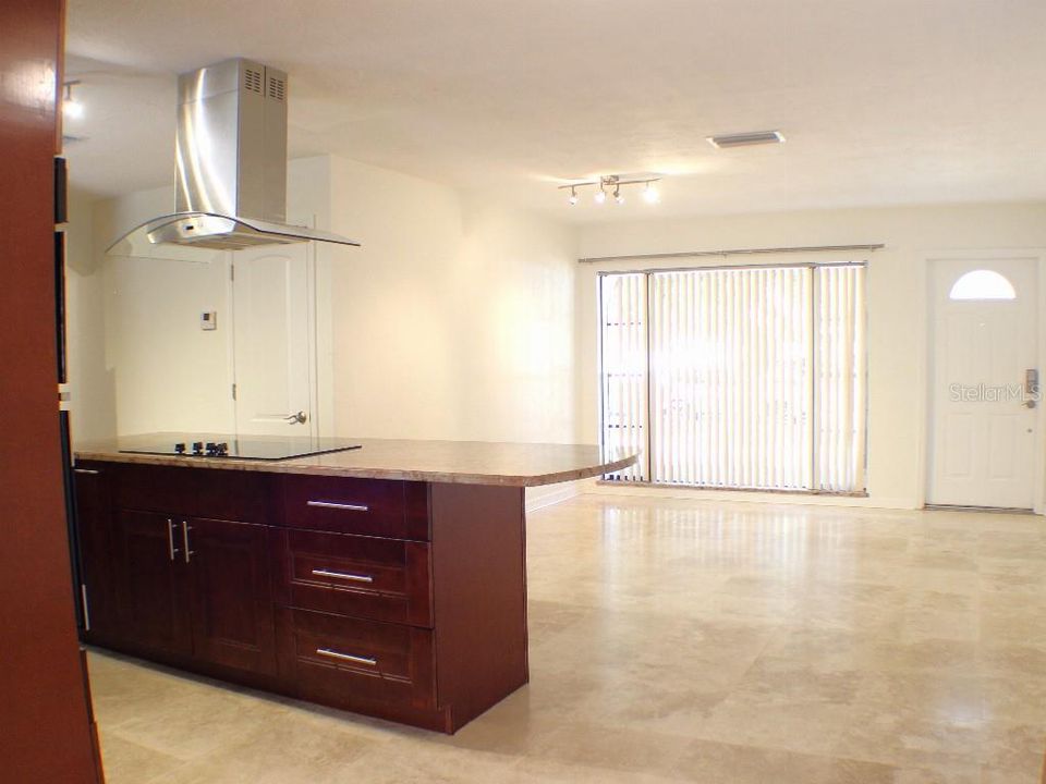 En Venta: $459,000 (4 camas, 2 baños, 1599 Pies cuadrados)