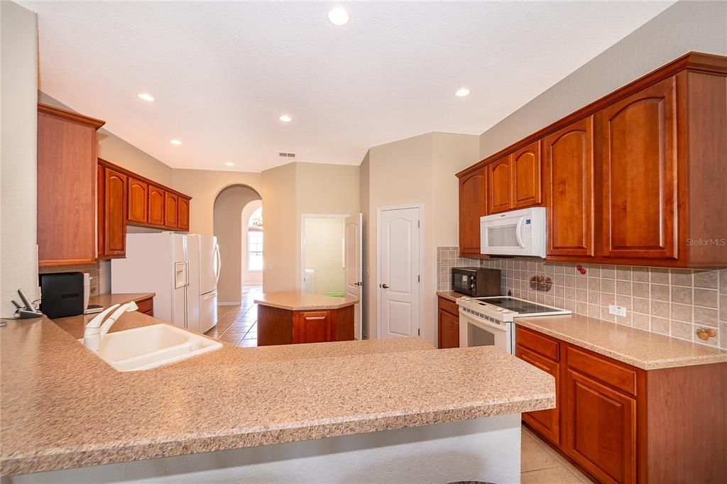 待售: $825,000 (4 贝兹, 3 浴室, 2741 平方英尺)