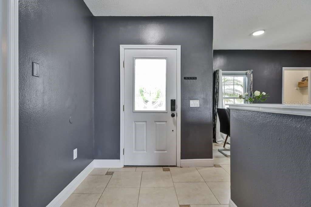 出租: $2,300 (3 贝兹, 2 浴室, 1383 平方英尺)