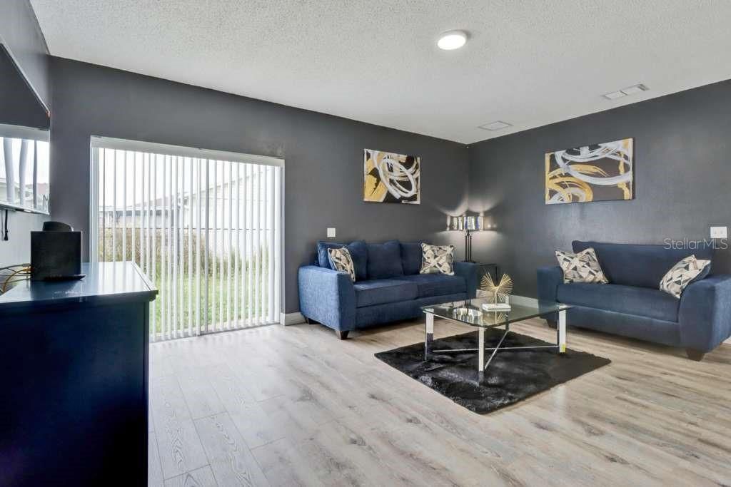 出租: $2,300 (3 贝兹, 2 浴室, 1383 平方英尺)