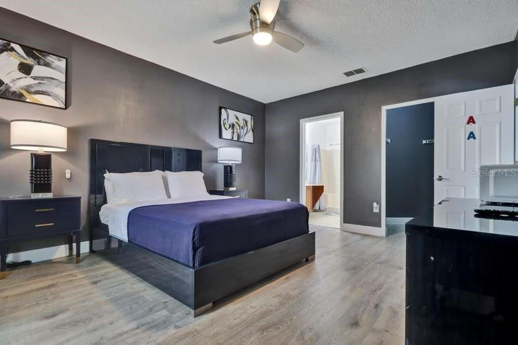 出租: $2,300 (3 贝兹, 2 浴室, 1383 平方英尺)