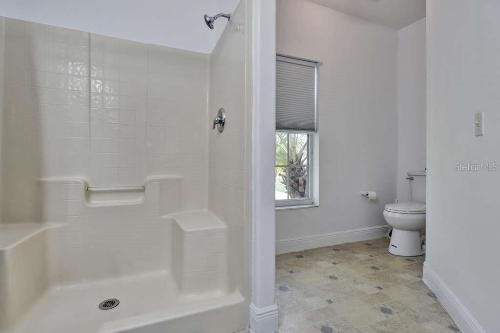 出租: $2,300 (3 贝兹, 2 浴室, 1383 平方英尺)