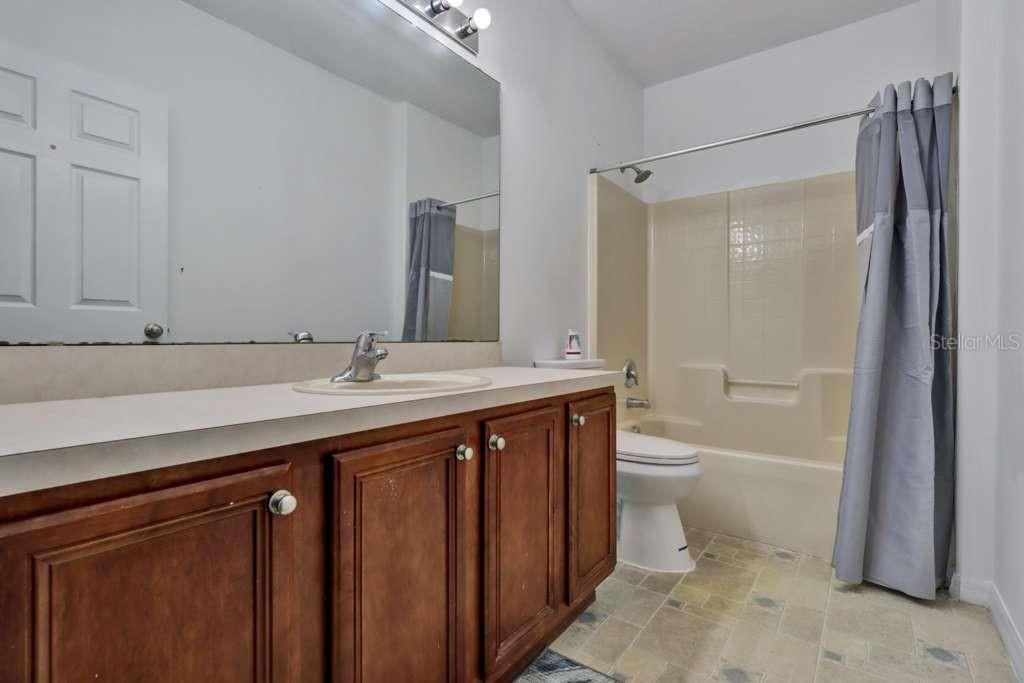 出租: $2,300 (3 贝兹, 2 浴室, 1383 平方英尺)