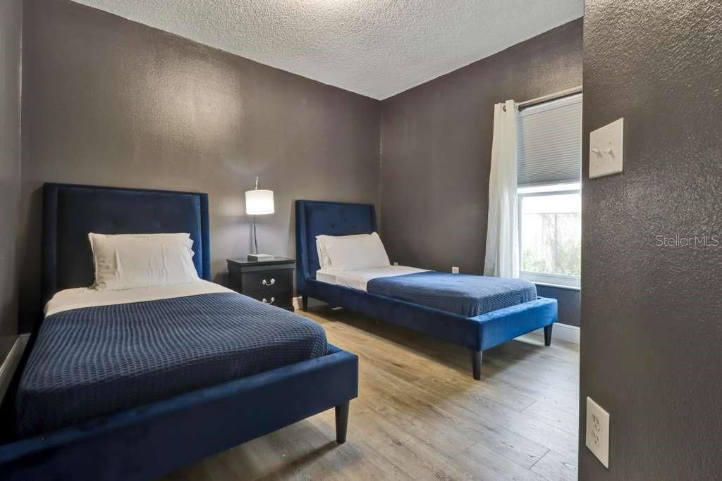 出租: $2,300 (3 贝兹, 2 浴室, 1383 平方英尺)