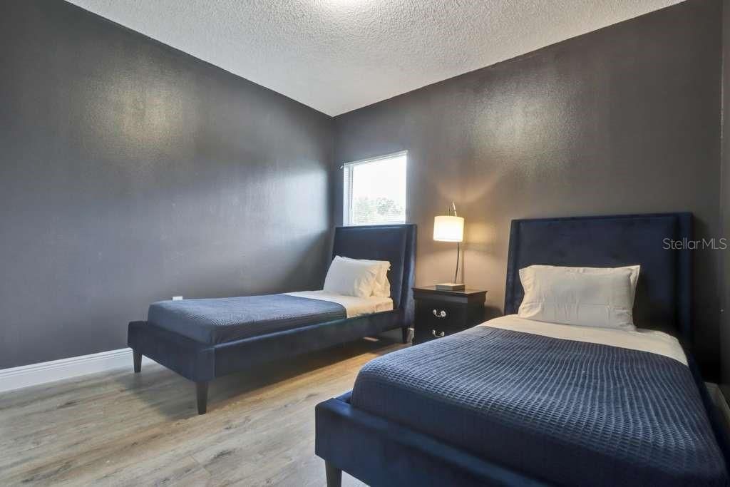 出租: $2,300 (3 贝兹, 2 浴室, 1383 平方英尺)