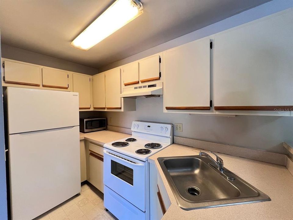 В аренду: $1,350 (1 спален, 1 ванн, 566 Квадратных фут)