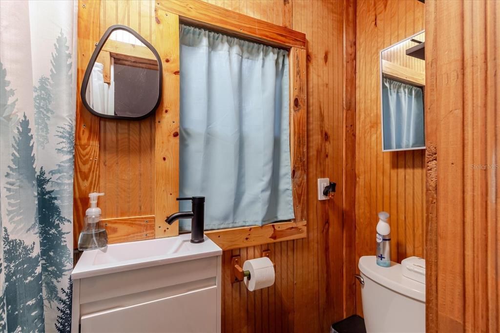 На продажу: $169,995 (1 спален, 1 ванн, 400 Квадратных фут)