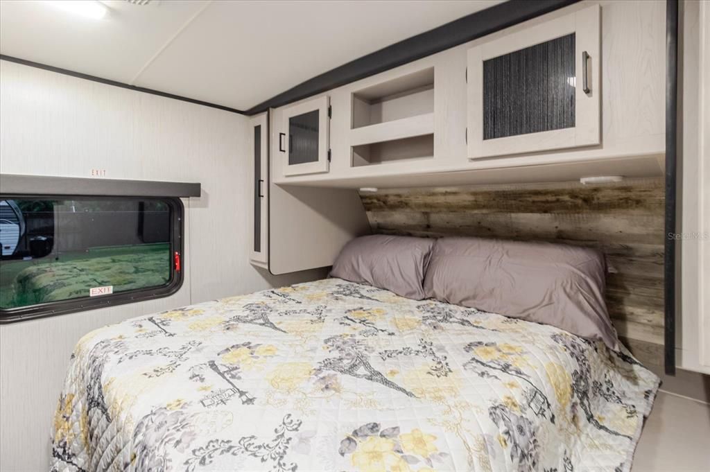 На продажу: $169,995 (1 спален, 1 ванн, 400 Квадратных фут)