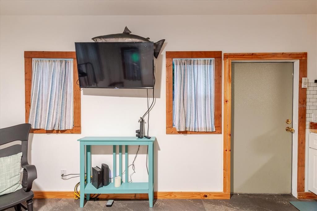 На продажу: $169,995 (1 спален, 1 ванн, 400 Квадратных фут)