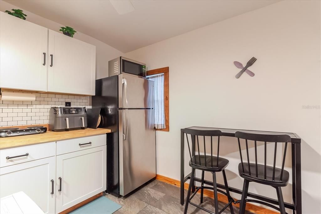 На продажу: $169,995 (1 спален, 1 ванн, 400 Квадратных фут)