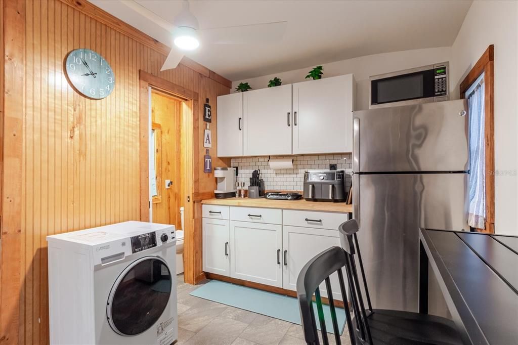 На продажу: $169,995 (1 спален, 1 ванн, 400 Квадратных фут)