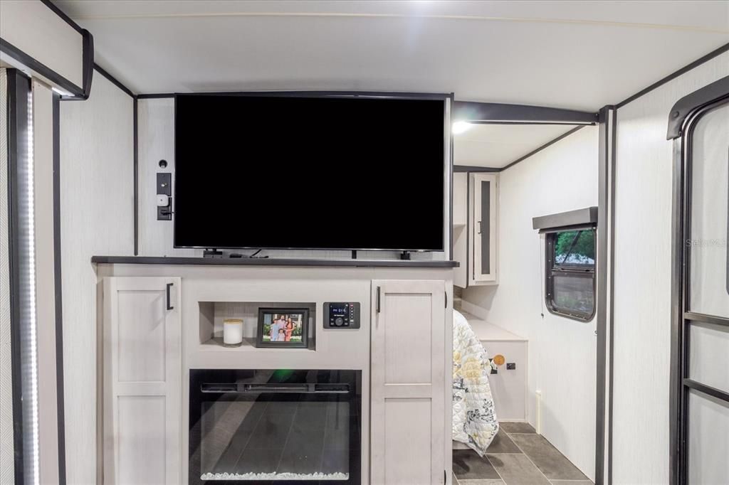 На продажу: $169,995 (1 спален, 1 ванн, 400 Квадратных фут)