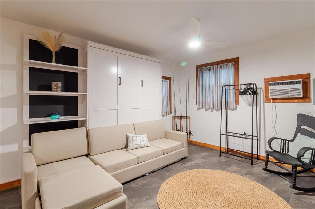 На продажу: $169,995 (1 спален, 1 ванн, 400 Квадратных фут)