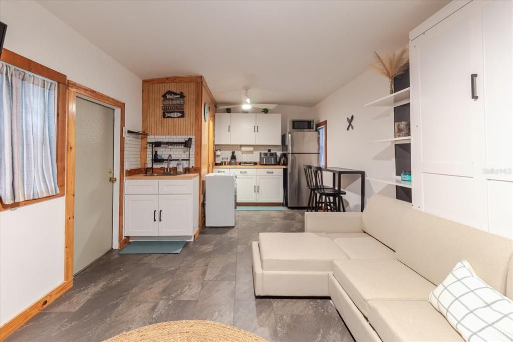 На продажу: $169,995 (1 спален, 1 ванн, 400 Квадратных фут)