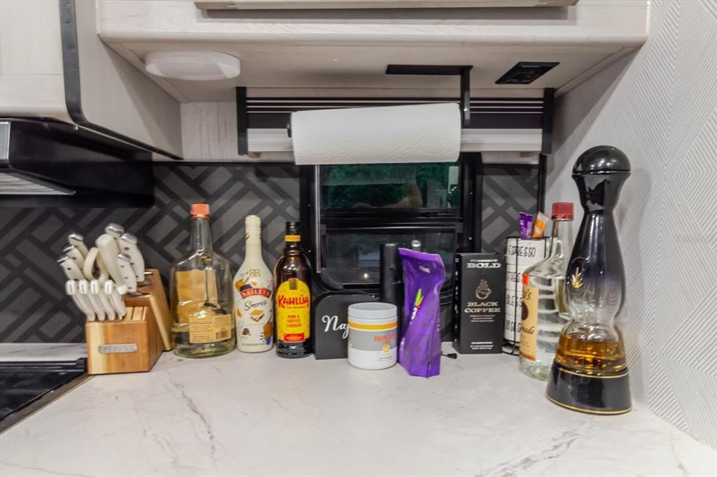 На продажу: $169,995 (1 спален, 1 ванн, 400 Квадратных фут)