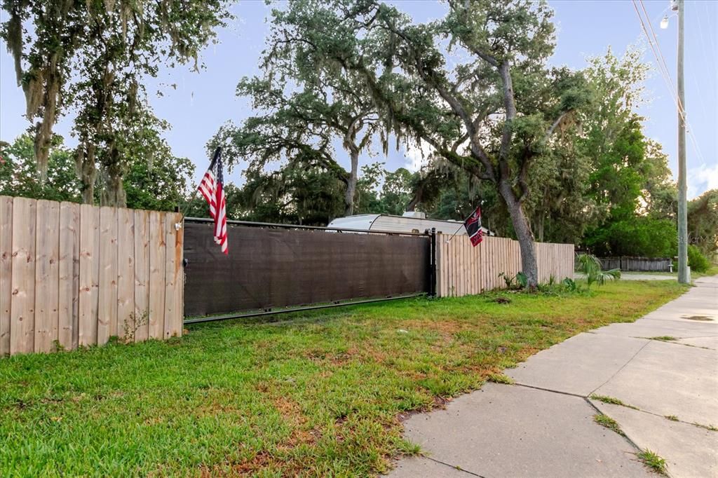 На продажу: $169,995 (1 спален, 1 ванн, 400 Квадратных фут)