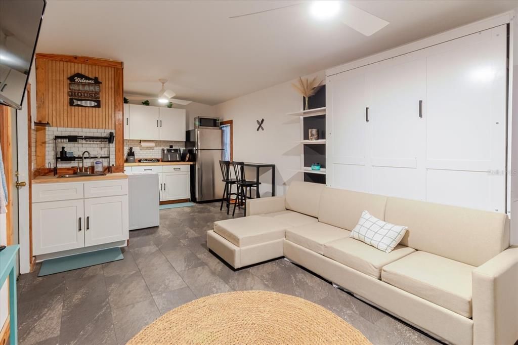 На продажу: $169,995 (1 спален, 1 ванн, 400 Квадратных фут)