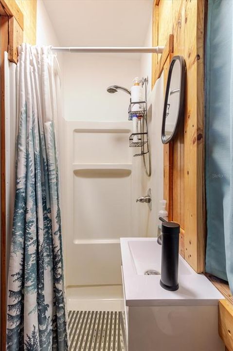 На продажу: $169,995 (1 спален, 1 ванн, 400 Квадратных фут)