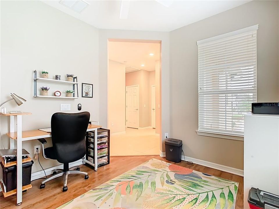 待售: $270,000 (2 贝兹, 2 浴室, 1658 平方英尺)