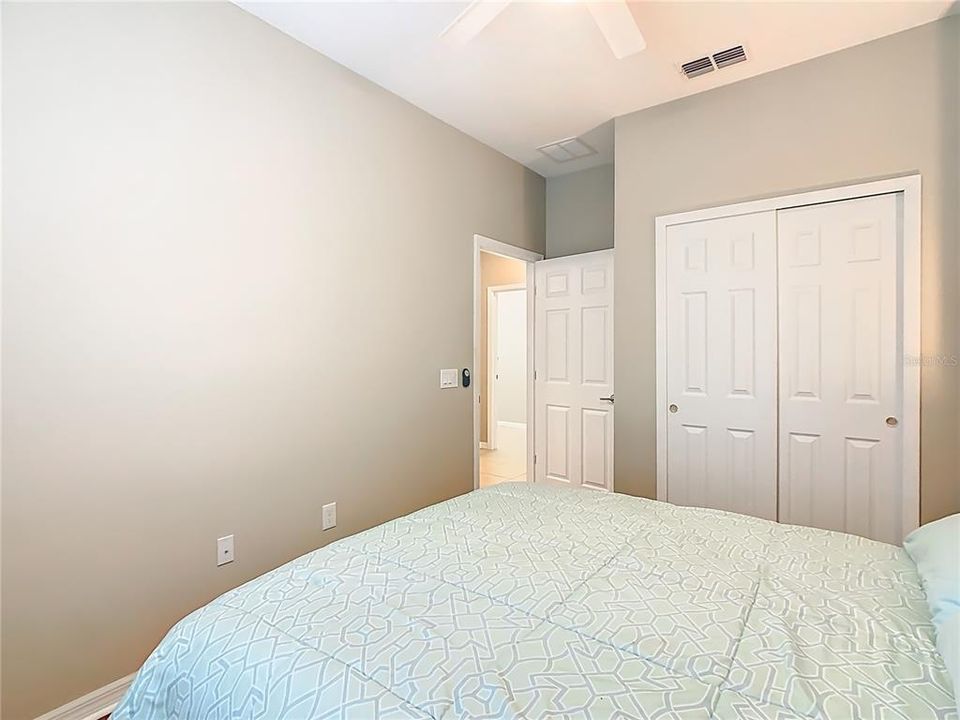 待售: $270,000 (2 贝兹, 2 浴室, 1658 平方英尺)