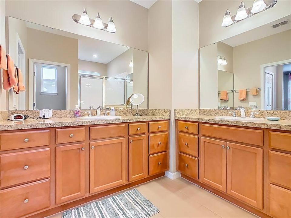 待售: $270,000 (2 贝兹, 2 浴室, 1658 平方英尺)