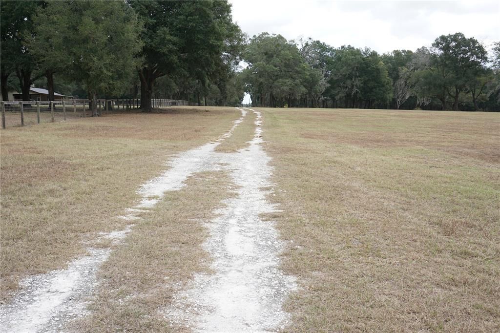 待售: $245,000 (10.41 acres)