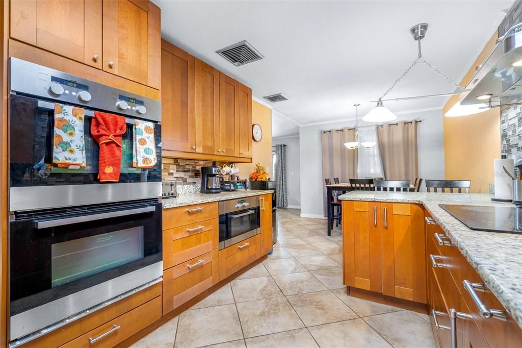 For Sale: $424,900 (4 beds, 5 baths, 2368 Square Feet)