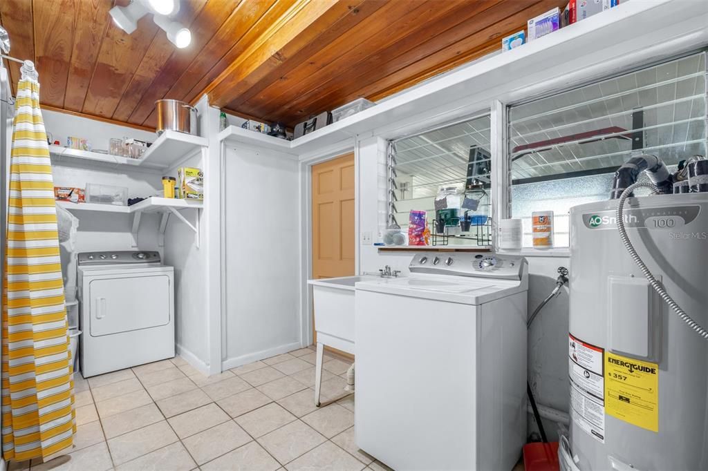 For Sale: $424,900 (4 beds, 5 baths, 2368 Square Feet)