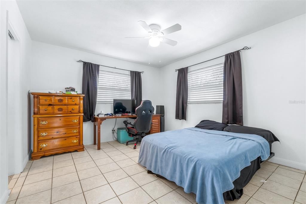 For Sale: $424,900 (4 beds, 5 baths, 2368 Square Feet)