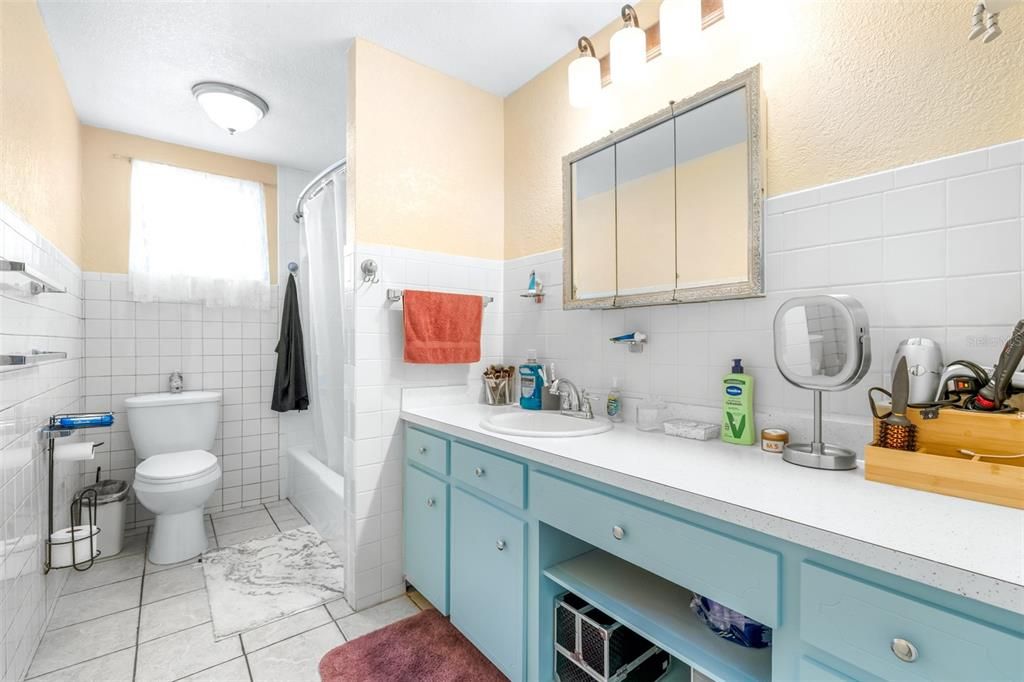 For Sale: $424,900 (4 beds, 5 baths, 2368 Square Feet)