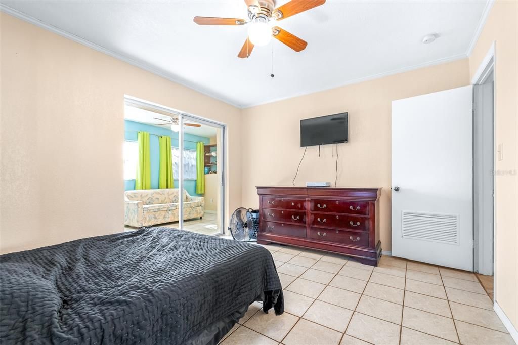 For Sale: $424,900 (4 beds, 5 baths, 2368 Square Feet)