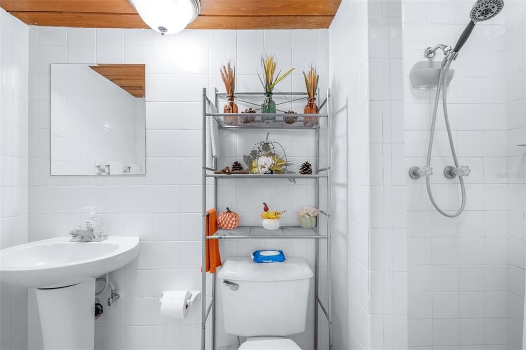 For Sale: $424,900 (4 beds, 5 baths, 2368 Square Feet)