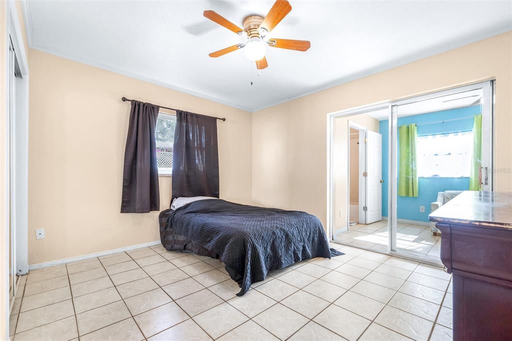 For Sale: $424,900 (4 beds, 5 baths, 2368 Square Feet)