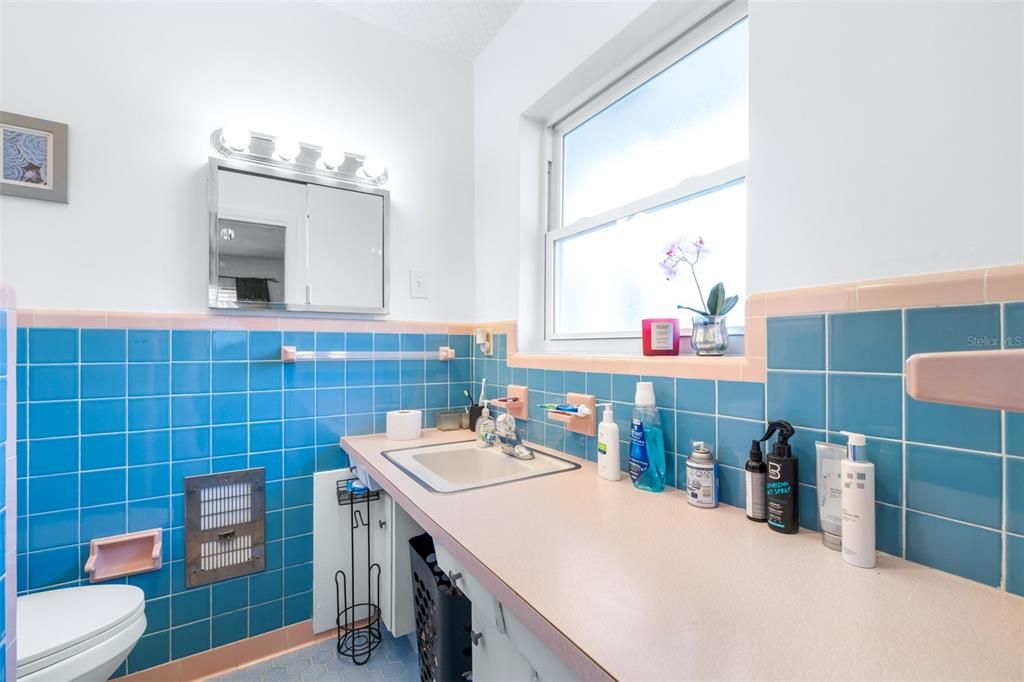 For Sale: $424,900 (4 beds, 5 baths, 2368 Square Feet)