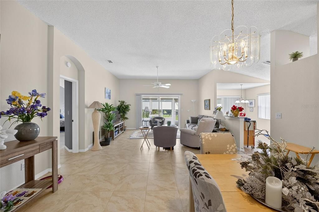 En Venta: $175,000 (2 camas, 2 baños, 1559 Pies cuadrados)