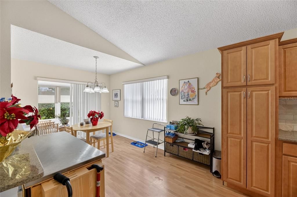 En Venta: $175,000 (2 camas, 2 baños, 1559 Pies cuadrados)