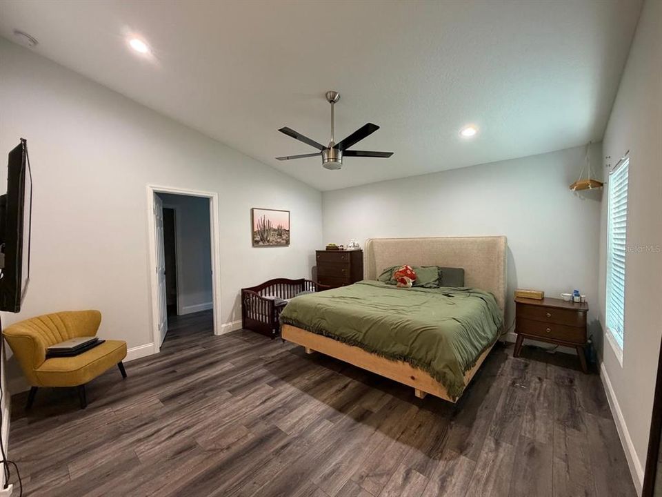 For Rent: $2,200 (3 beds, 2 baths, 1593 Square Feet)