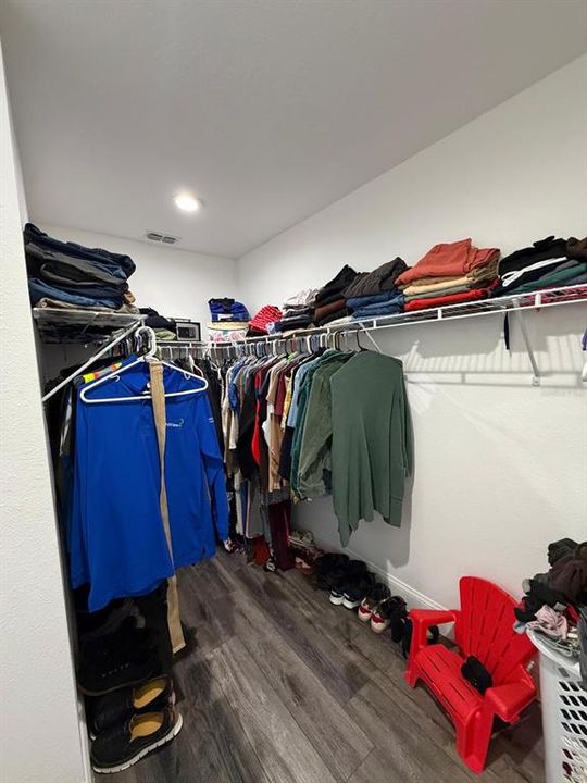 For Rent: $2,200 (3 beds, 2 baths, 1593 Square Feet)