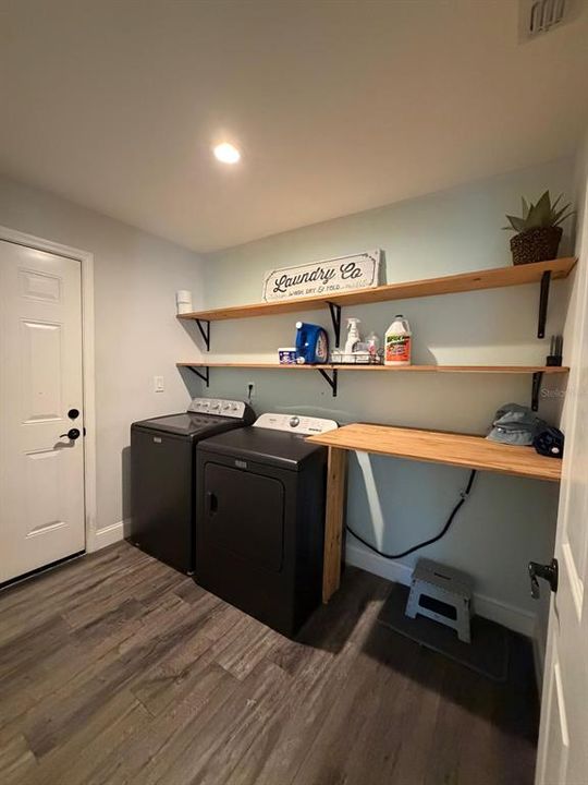 For Rent: $2,200 (3 beds, 2 baths, 1593 Square Feet)