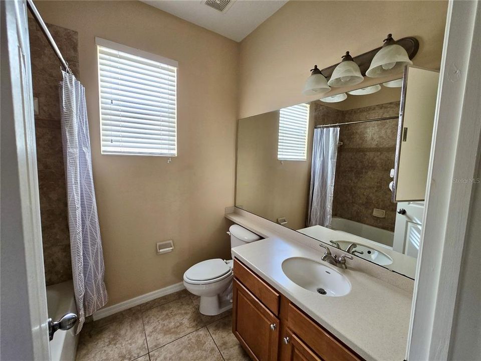 For Rent: $2,500 (3 beds, 2 baths, 1588 Square Feet)