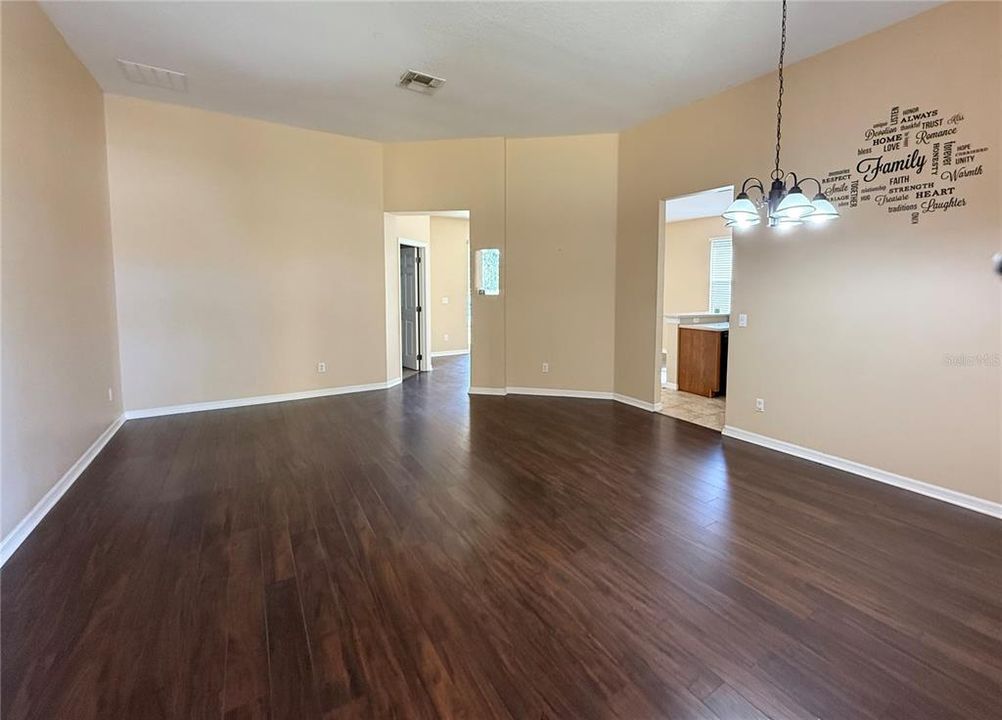 For Rent: $2,500 (3 beds, 2 baths, 1588 Square Feet)