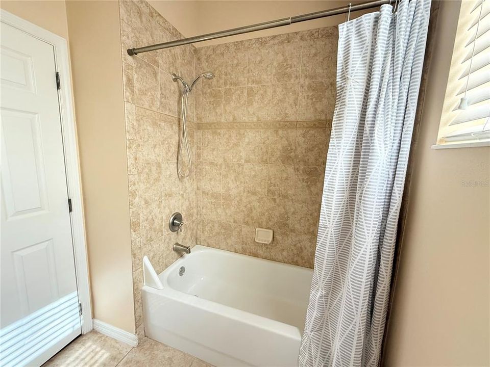 For Rent: $2,500 (3 beds, 2 baths, 1588 Square Feet)