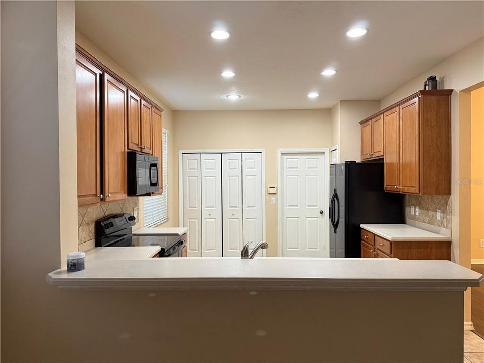 For Rent: $2,500 (3 beds, 2 baths, 1588 Square Feet)