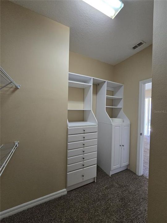 For Rent: $2,500 (3 beds, 2 baths, 1588 Square Feet)