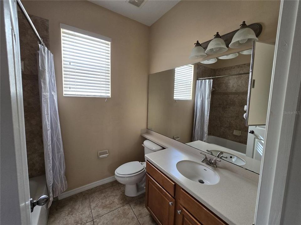 For Rent: $2,500 (3 beds, 2 baths, 1588 Square Feet)