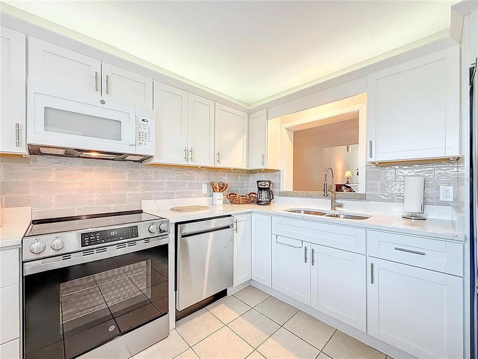 En Venta: $299,000 (2 camas, 2 baños, 1300 Pies cuadrados)