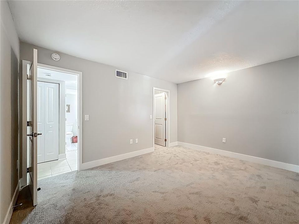 En Venta: $299,000 (2 camas, 2 baños, 1300 Pies cuadrados)